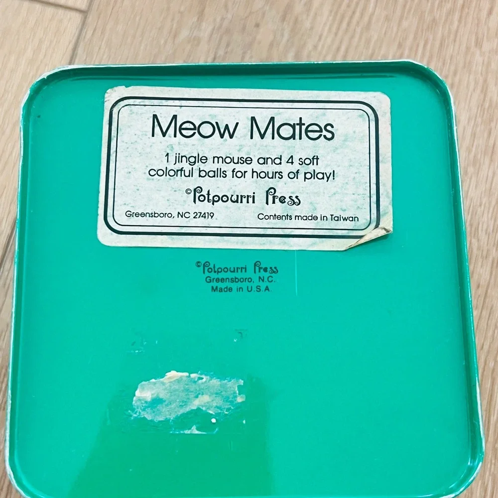 Vintage‎ Potpourri Press Meow Mates Tuxedo Cat Tin Red Checkered USA Kitten